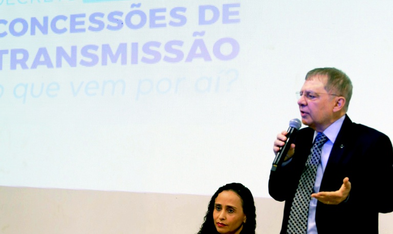 ANEEL Debate Regulamentação do Decreto nº 11.314/2022 com Investimentos de R$ 20 Bilhões em Transmissão