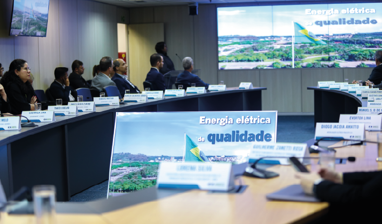 R$ 1,2 bilhão em novos contratos de transmissão de energia assinados